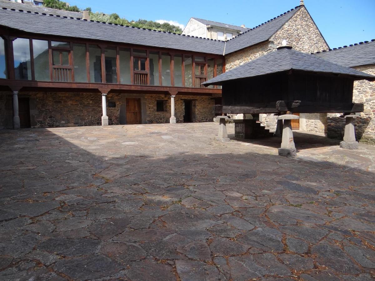 Albergue Francisco Giner De Los Rios Villablino Dış mekan fotoğraf